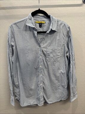 Prince & Fox Blue and White Stripe Women’s Button-Up Shirt
